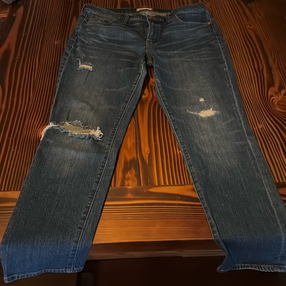 Madewell distressed women’s jeans